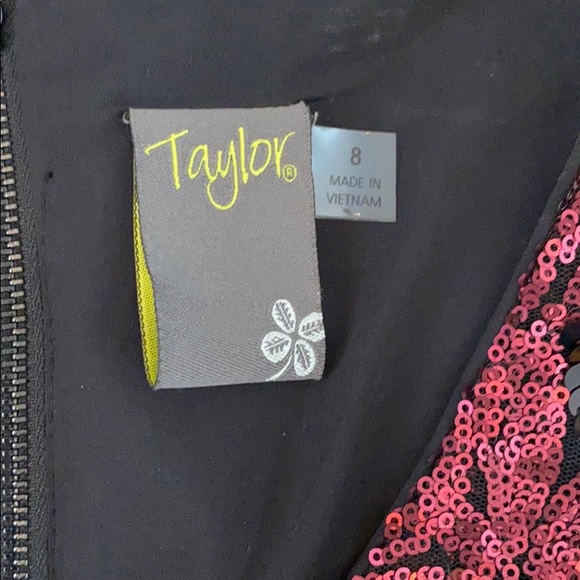 Dress - Picture 3 of 3